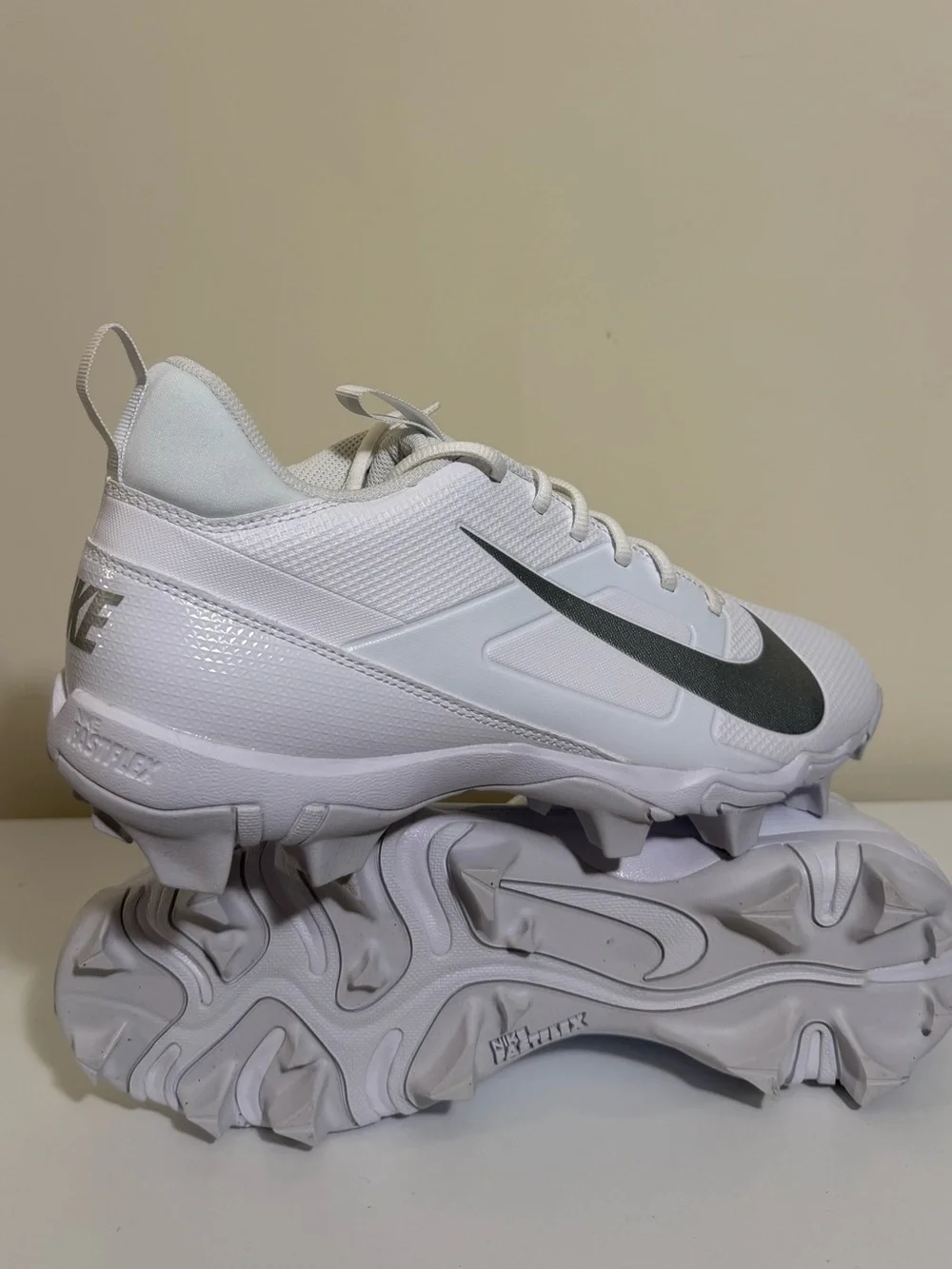 Nike White Silver Athletic